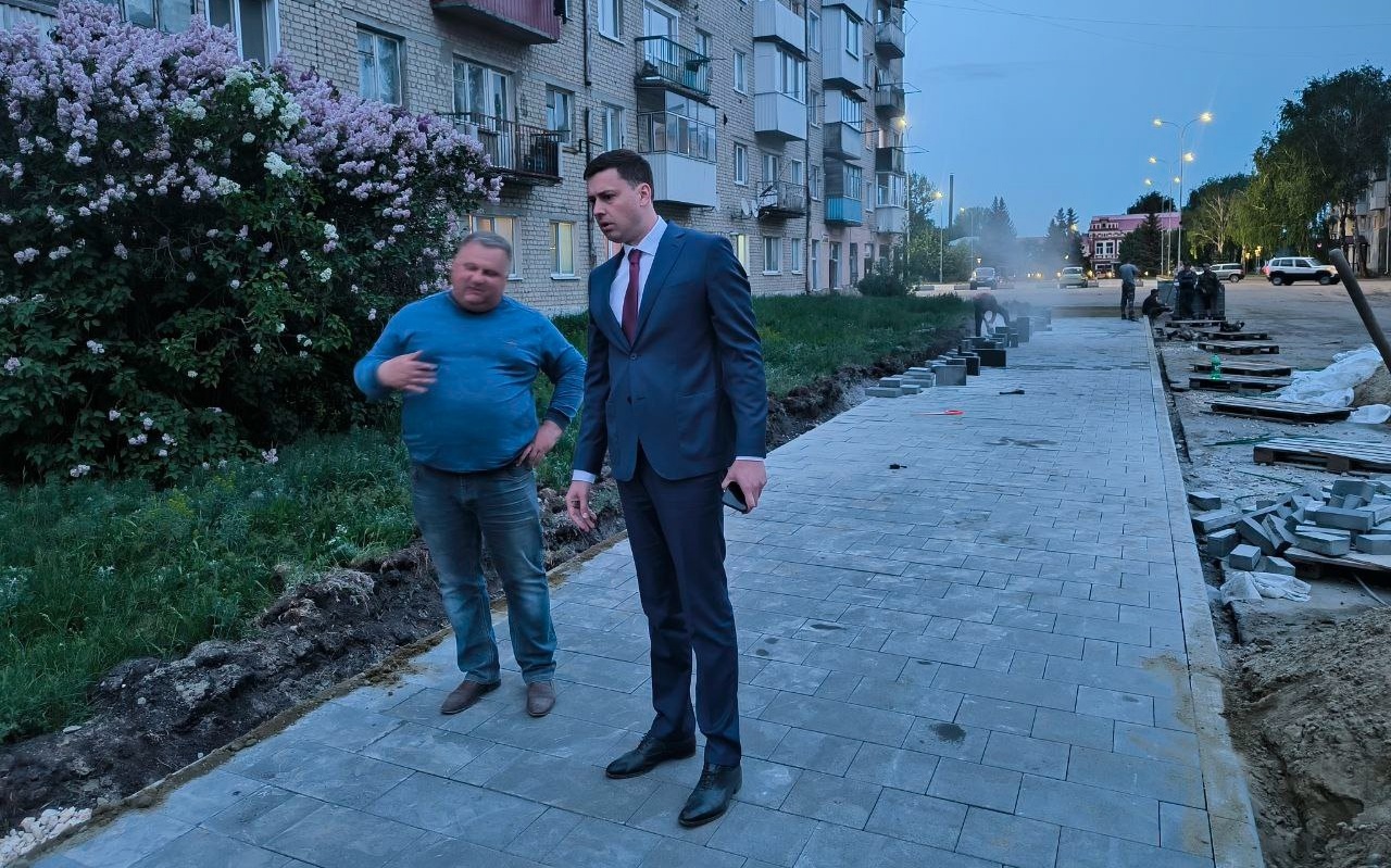«Начали тяп-ляп»: глава района возмутился благоустройством улицы имени Героя Советского Союза Ивана Панфилова